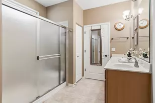 4044 Chesapeake Ln, Naperville, IL 60564 - Photo 14