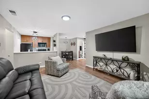 104 Glengarry Dr, Bloomingdale, IL 60108 - Photo 6