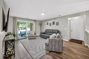 104 Glengarry Dr, Bloomingdale, IL 60108 - Photo 4