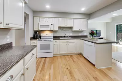 599 Saint Andrews Court, Crystal Lake, IL 60014 - Photo 12