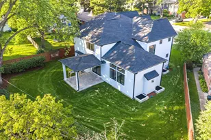 440 Briarhill Rd, Glenview, IL 60025 - Photo 2