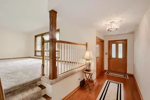 706 Huntington Ln, Schaumburg, IL 60193 - Photo 4