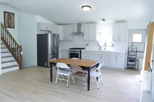 613 Oakwood Dr, Round Lake Beach, IL 60073 - Photo 2