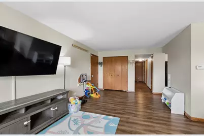 10704 Kilpatrick Avenue #3B, Oak Lawn, IL 60453 - Photo 4