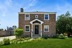 1738 Mannheim Rd, Des Plaines, IL 60018 - Photo 1
