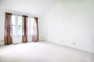 2088 Pennsbury Ln, Hanover Park, IL 60133 - Photo 12