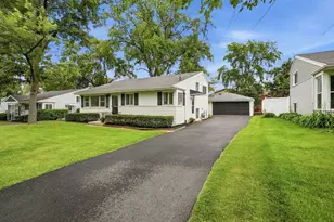 1033 Kip Pl, Lemont, IL 60439 - Photo 2