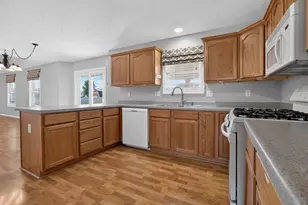 1905 Saltonstall Dr, Normal, IL 61761 - Photo 10