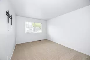 1673 Waterford Rd, North Aurora, IL 60542 - Photo 18