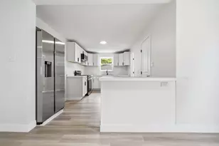 1313 Ewing St, Bloomington, IL 61701 - Photo 10