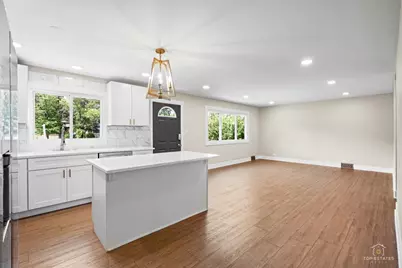 5505 Oakton Street, Morton Grove, IL 60053 - Photo 8