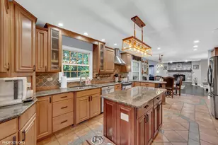 227 Stratford Ln, Inverness, IL 60010 - Photo 8