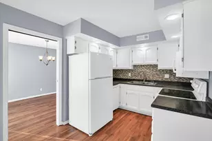 4 Genevieve Ln, Champaign, IL 61822 - Photo 4