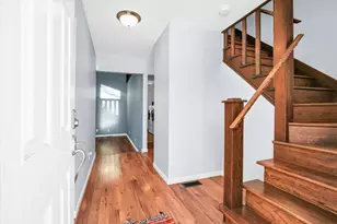 4 Genevieve Ln, Champaign, IL 61822 - Photo 2