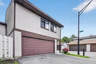 1379 Ct Marguerite Ct, Hanover Park, IL 60133 - Photo 2