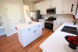 4 Catalpa Ct, Bolingbrook, IL 60490 - Photo 8