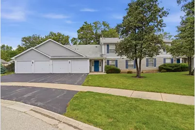 1291 N Red Oak Circle #1, Round Lake Beach, IL 60073 - Photo 1