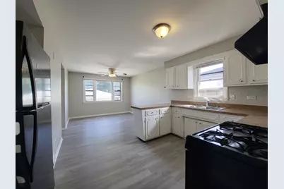 383 Calhoun Avenue, Calumet City, IL 60409 - Photo 4