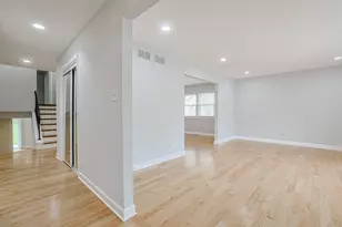 1213 Hawkins Ave, Downers Grove, IL 60516 - Photo 2