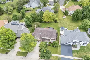 4072 Broadmoor Cir, Naperville, IL 60564 - Photo 46