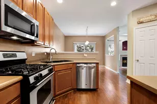 444 Jamestown Ct, Aurora, IL 60502 - Photo 8