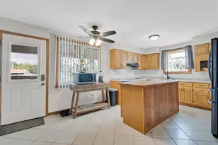 8622 W 90th Pl, Hickory Hills, IL 60457 - Photo 4