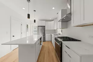 118 N President St, Wheaton, IL 60187 - Photo 8