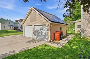 503 NE 3rd St, Aledo, IL 61231 - Photo 2