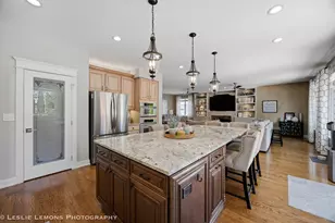 9011 Coppergate Rd, Woodridge, IL 60517 - Photo 10