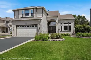 9011 Coppergate Rd, Woodridge, IL 60517 - Photo 1