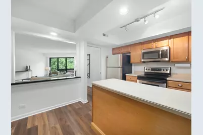 706 Waukegan Road #C-203, Glenview, IL 60025 - Photo 6