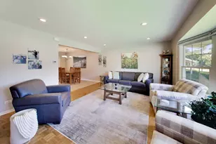 918 E Patten Dr, Palatine, IL 60074 - Photo 4