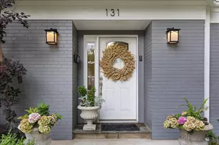 131 Joyce Pl, Park Ridge, IL 60068 - Photo 2