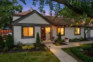 1260 Franklin Ln, Buffalo Grove, IL 60089 - Photo 2
