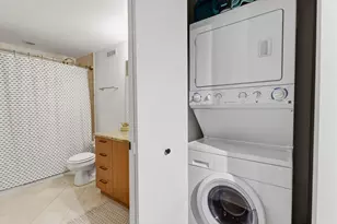 1521 W Haddon Ave, Chicago, IL 60642 - Photo 14