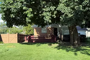 344 E Parallel St, Palatine, IL 60067 - Photo 2