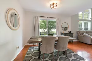 1653 Waterford Rd, North Aurora, IL 60542 - Photo 8