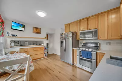401 Greentree Parkway, Libertyville, IL 60048 - Photo 14