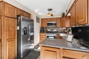 1803 Henley St, Glenview, IL 60025 - Photo 8