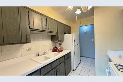 4420 W 111th Street #104, Oak Lawn, IL 60453 - Photo 2