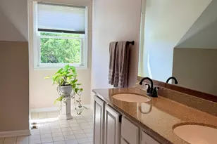 1137 Loyola Dr, Libertyville, IL 60048 - Photo 32