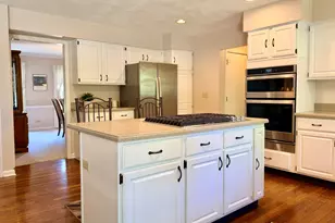 1137 Loyola Dr, Libertyville, IL 60048 - Photo 10