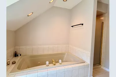 1137 Loyola Drive, Libertyville, IL 60048 - Photo 26