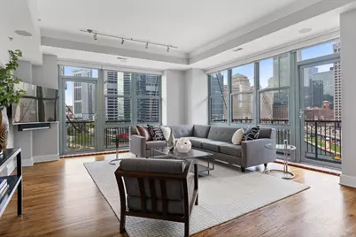 165 N Canal Street #712, Chicago, IL 60606 - Photo 2
