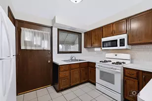 5595 155th St, Oak Forest, IL 60452 - Photo 8