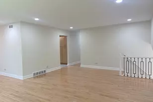 425 Carriage Hill Rd, Naperville, IL 60565 - Photo 10