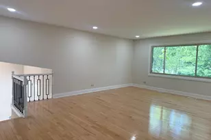 425 Carriage Hill Rd, Naperville, IL 60565 - Photo 8