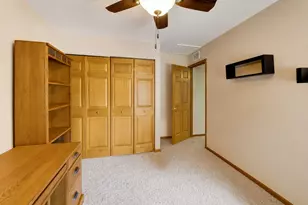 650 Nassau Dr, Roselle, IL 60172 - Photo 20