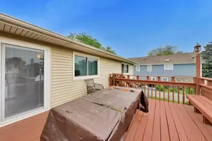 650 Nassau Dr, Roselle, IL 60172 - Photo 30