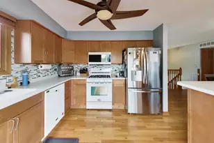 650 Nassau Dr, Roselle, IL 60172 - Photo 12
